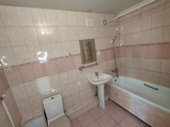 
  Продается 1-комн. квартира, 37 м², Абаканская ул, д. 24
. Фото 9.