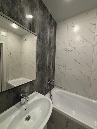 
  Продается 1-комн. квартира, 40 м², Комарова б-р, д. 1
. Фото 10.