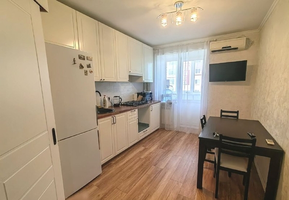 
  Продается 1-комн. квартира, 42 м², Северный массив мкр, д. 1
. Фото 1.