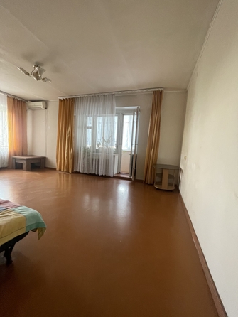 
  Продается 2-комн. квартира, 78 м², Комарова б-р, д. 16
. Фото 4.