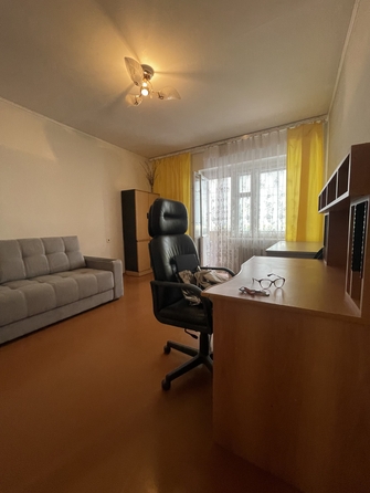 
  Продается 2-комн. квартира, 78 м², Комарова б-р, д. 16
. Фото 6.
