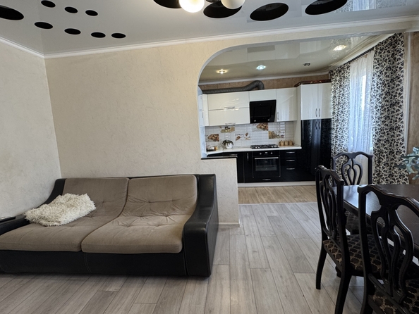 
  Продается 3-комн. квартира, 64 м², Зорге ул, д. 35
. Фото 2.