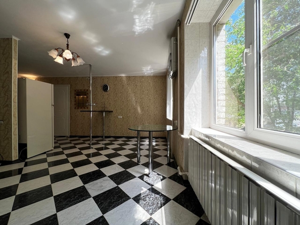 
  Продается 2-комн. квартира, 53.8 м², Нансена ул, д. 121
. Фото 9.