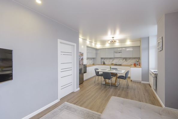 
  Продается 3-комн. квартира, 83.7 м², Богданова ул, д. 85
. Фото 11.