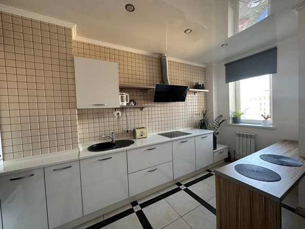 
  Продается 1-комн. квартира, 42 м², Платова б-р, д. 20/17
. Фото 3.