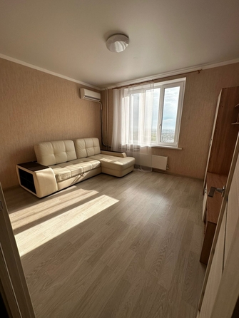
  Продается 1-комн. квартира, 37 м², Ткачева ул, д. 20
. Фото 1.