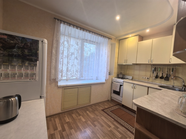 
  Продается 1-комн. квартира, 40 м², Малиновского ул, д. 72
. Фото 4.