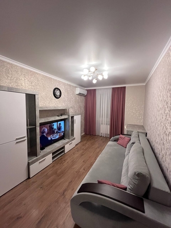 
  Сдается 1-комн. квартира, 40 м², Комарова б-р, д. 28
. Фото 1.