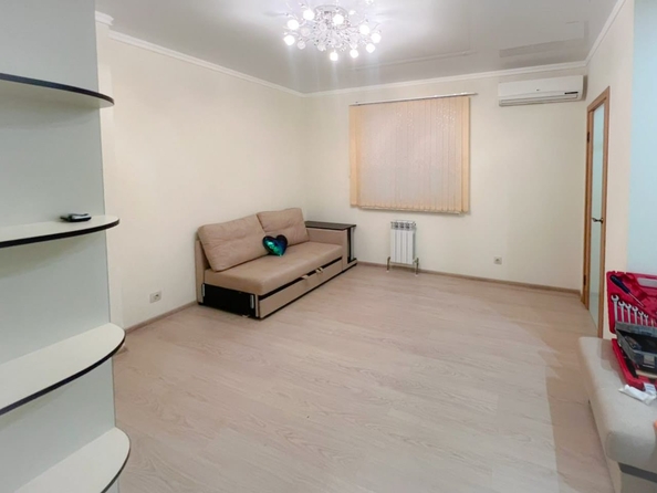 
  Продается 2-комн. квартира, 68 м², 20-я улица ул, д. 43
. Фото 5.