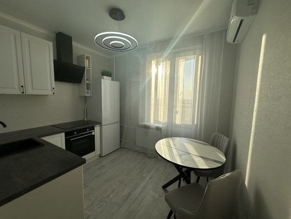 
  Продается 1-комн. квартира, 38 м², Ткачева ул, д. 42
. Фото 3.
