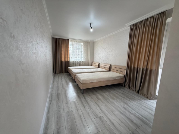 
  Продается 3-комн. квартира, 84 м², Комарова б-р, д. 1Е
. Фото 8.