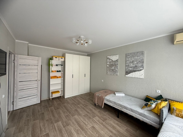 
  Продается 1-комн. квартира, 32 м², Жмайлова ул, д. 4/3
. Фото 2.