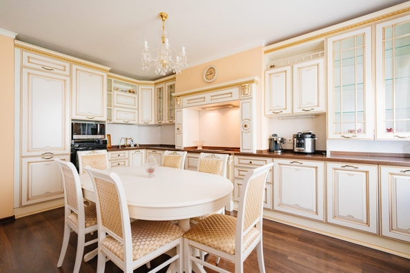 
  Продается 3-комн. квартира, 97 м², Комарова б-р, д. 12/1
. Фото 5.
