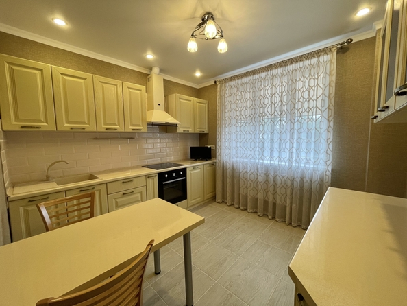 
  Продается 2-комн. квартира, 57 м², Дунаевского пер, д. 17
. Фото 2.