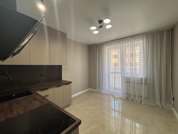 
  Продается 2-комн. квартира, 62 м², Комарова б-р, д. 1
. Фото 4.