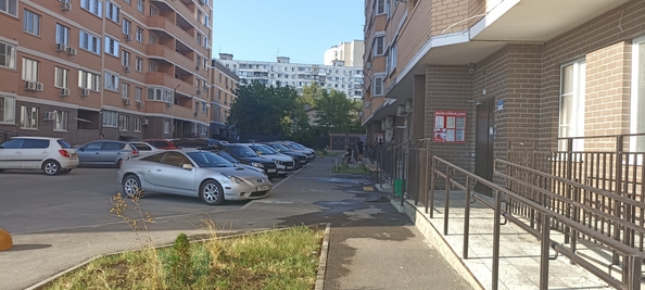 
  Продается 2-комн. квартира, 62 м², Комарова б-р, д. 1е
. Фото 16.