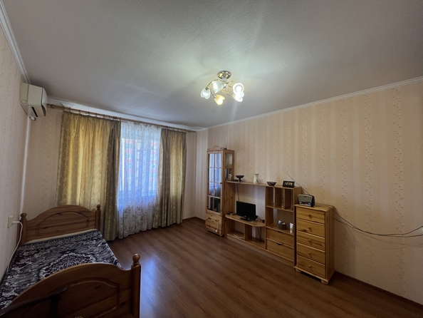 
  Продается 1-комн. квартира, 32 м², Жмайлова ул, д. 4
. Фото 2.