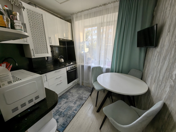 
  Продается 3-комн. квартира, 63 м², 40-летия Победы пр-кт, д. 13
. Фото 9.
