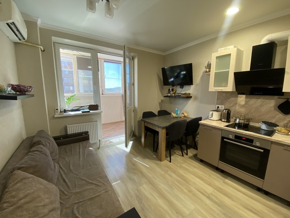 
  Продается 2-комн. квартира, 57 м², Шаповалова ул, д. 1
. Фото 1.