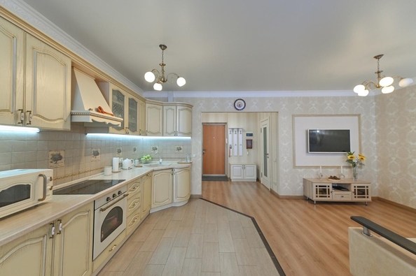 
  Продается 1-комн. квартира, 45 м², Жмайлова ул, д. 4
. Фото 3.