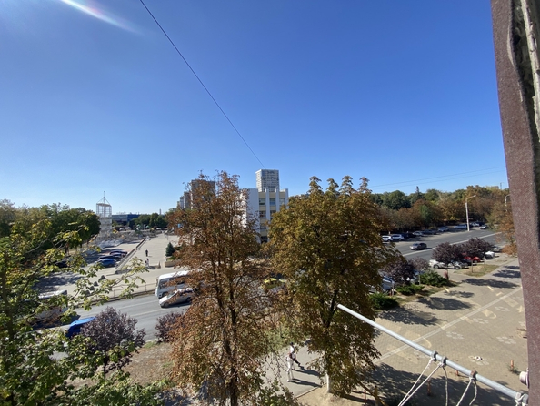 
  Продается 3-комн. квартира, 49 м², Зорге ул, д. 2
. Фото 12.