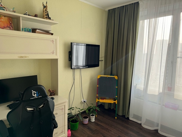 
  Продается 2-комн. квартира, 57 м², Жданова ул, д. 9
. Фото 4.