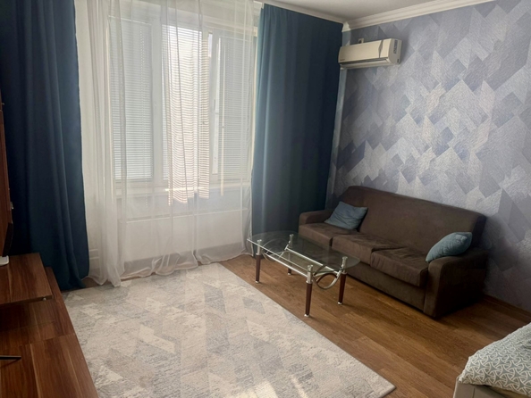 
  Продается 1-комн. квартира, 37 м², Жданова ул, д. 21
. Фото 2.