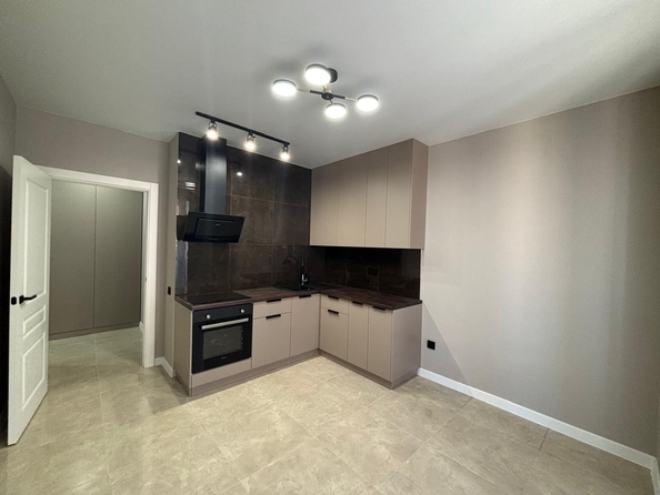 
  Продается 2-комн. квартира, 62 м², Комарова б-р, д. 1
. Фото 1.