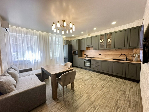
  Продается 2-комн. квартира, 65 м², Берберовская ул, д. 16
. Фото 1.