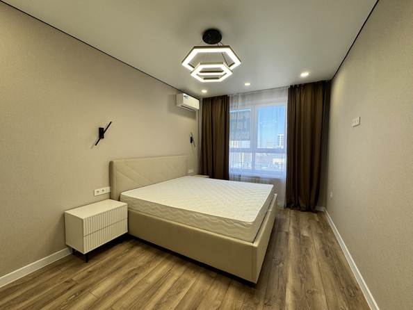 
  Продается 2-комн. квартира, 63 м², Берберовская ул, д. 9
. Фото 3.