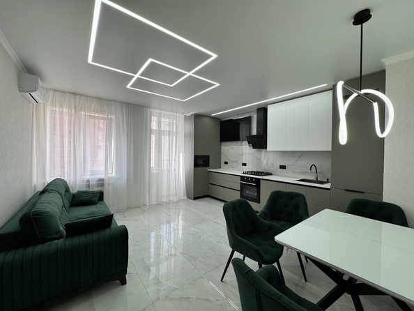 
  Продается 2-комн. квартира, 65 м², Берберовская ул, д. 32
. Фото 1.