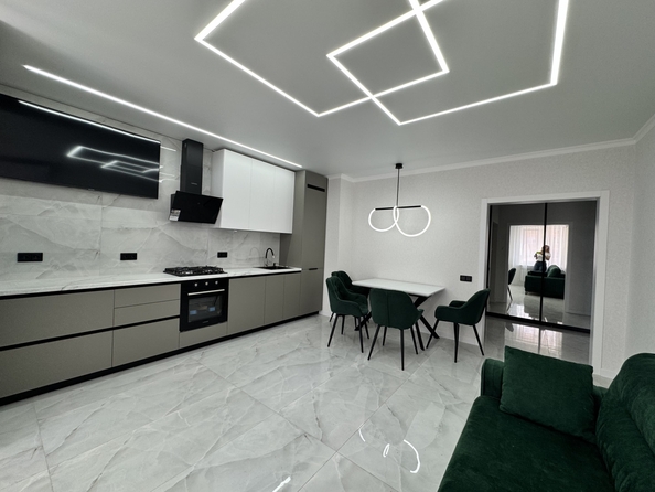 
  Продается 2-комн. квартира, 65 м², Берберовская ул, д. 32
. Фото 2.