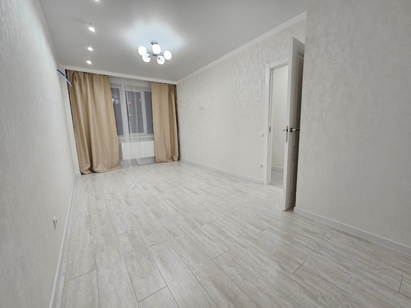 
  Продается 1-комн. квартира, 38 м², 26-я линия ул, д. 35
. Фото 3.