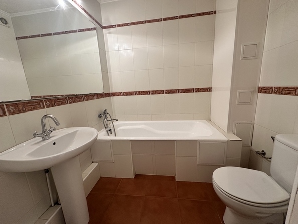 
  Продается 2-комн. квартира, 57 м², Мильчакова ул, д. 45
. Фото 12.