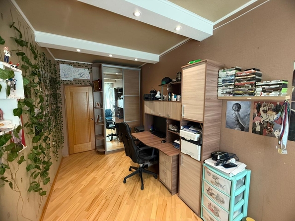 
  Продается 4-комн. квартира, 99 м², Жмайлова ул, д. 27
. Фото 4.