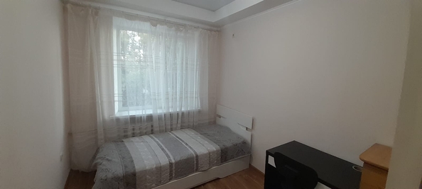 
  Продается 4-комн. квартира, 60 м², 2-я Краснодарская ул, д. 151/2
. Фото 3.
