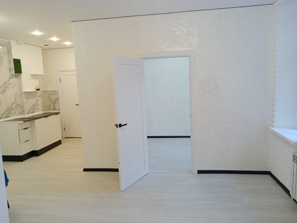 
  Продается 2-комн. квартира, 41 м², Баумана ул, д. 72
. Фото 2.