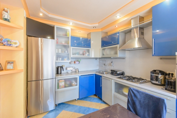 
  Продается 4-комн. квартира, 83.6 м², Павленко ул, д. 40
. Фото 1.