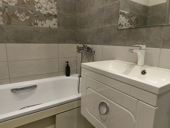 
  Продается 3-комн. квартира, 65 м², Платова б-р, д. 20/17
. Фото 12.