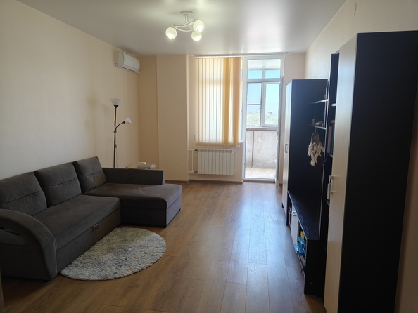 
  Продается 3-комн. квартира, 70.1 м², Комарова ул, д. 132
. Фото 1.