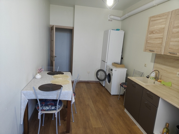 
  Продается 3-комн. квартира, 70.1 м², Комарова ул, д. 132
. Фото 8.