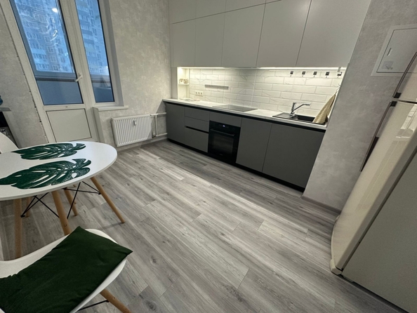 
  Продается 2-комн. квартира, 54 м², Ткачева ул, д. 38
. Фото 2.