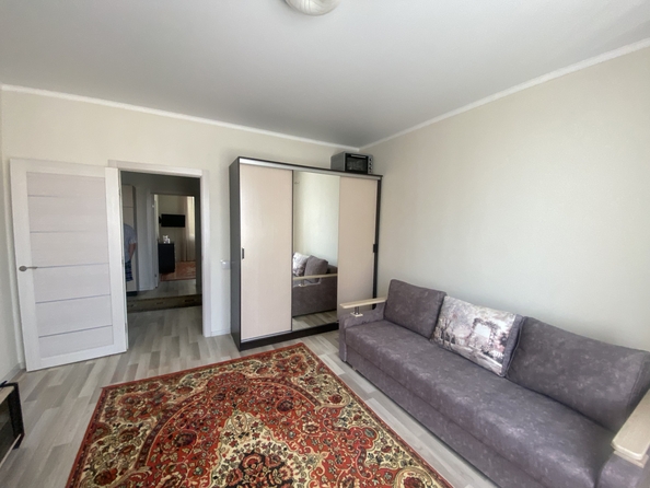 
  Продается 2-комн. квартира, 56 м², Ткачева ул, д. 19
. Фото 2.