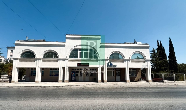 
  Сдается универсальное помещение 300 м². Фото 1.