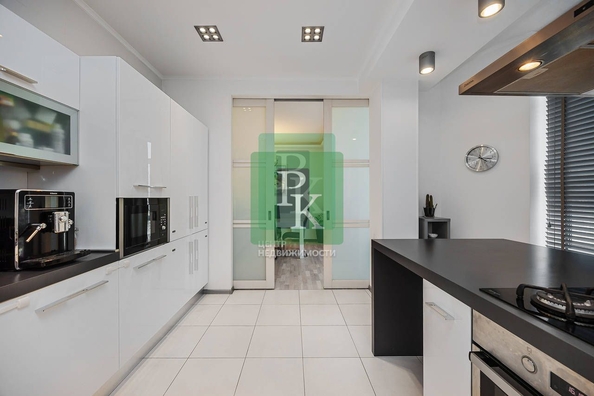 
  Продается 3-комн. квартира 191.3 м². Фото 2.