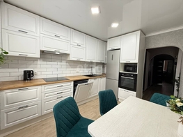 Продается 4-комнатная квартира 45 Параллель ул, 73.1 м², 6840000 рублей
