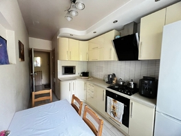 Продается 3-комнатная квартира Комарова б-р, 63 м², 8050000 рублей