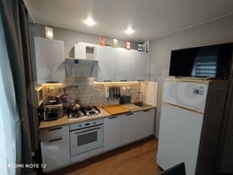 Продается 3-комнатная квартира Комарова б-р, 59 м², 5900000 рублей