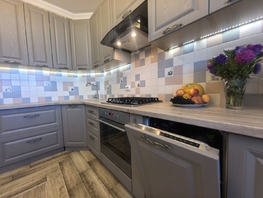 Продается 3-комнатная квартира Закруткина ул, 83.6  м², 11800000 рублей